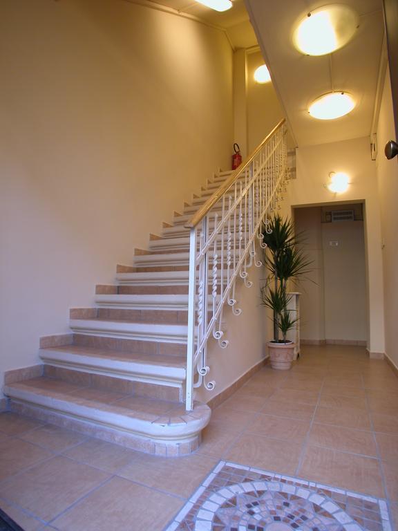 Guest House Roma Prato Exterior photo